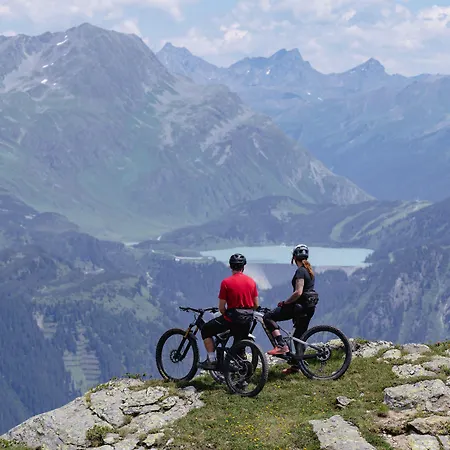 فندق Revier Mountain Montafon *